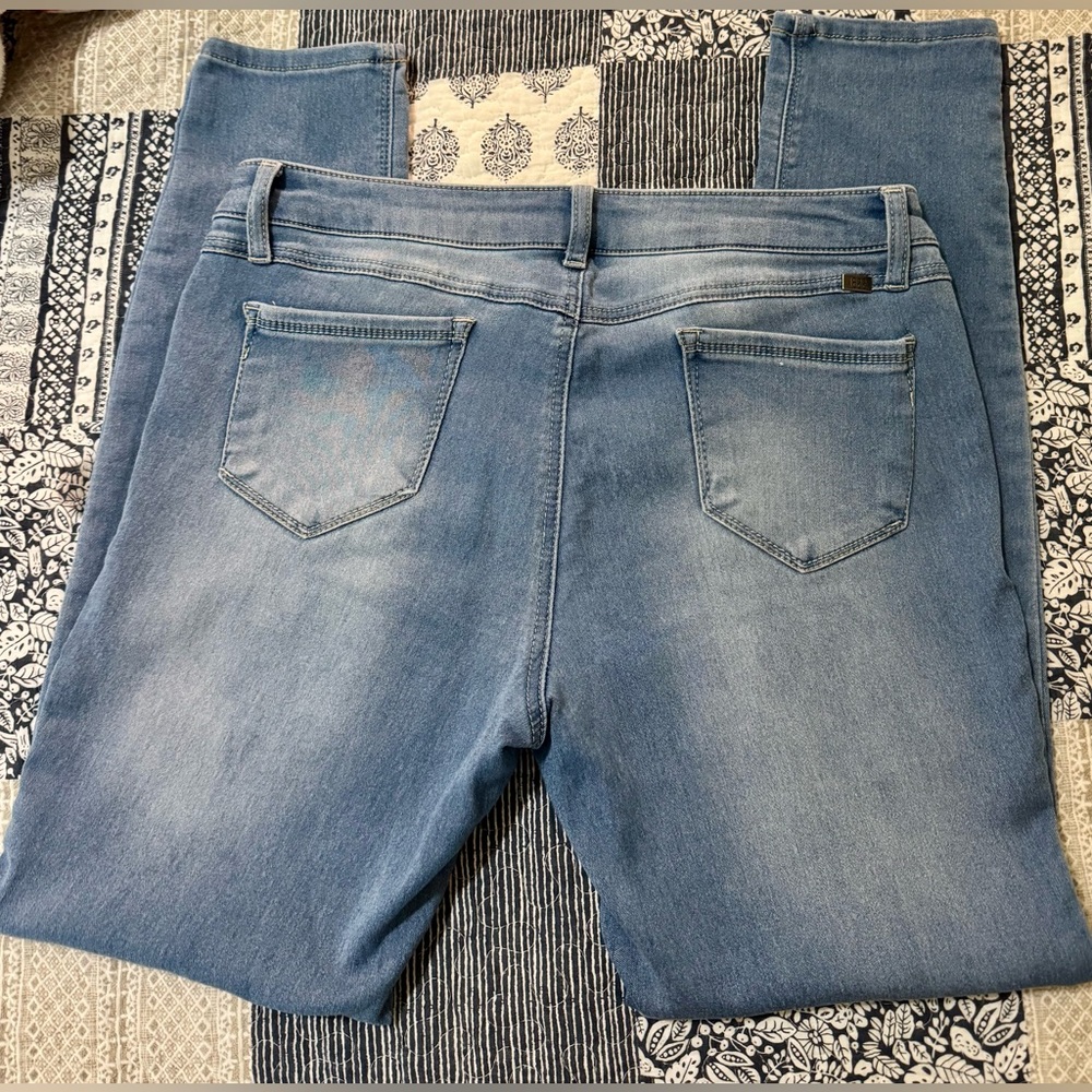 1822 Denim Women's Skinny Jeans in Soft Blue size 12 - Picture 5 of 6